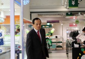 イオン、“三代目”世襲へ準備着々…創業者の35歳・孫が異例の出世、関連会社社長に就任