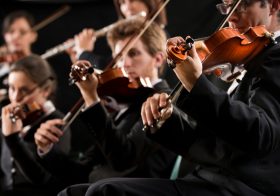 オーケストラ奏者、なぜ「難聴」にかかる人が多い？ケガとの戦い続く“過酷な職業”