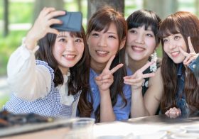 “映える写真”至上主義＝自己愛過剰消費へのシフト…「平成」消費読み解き総括