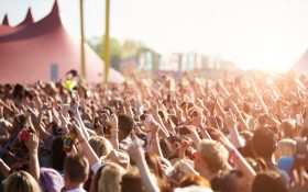 小室哲哉が東京ドーム“ガラガラ公演”を回避した仰天理由…平成の大爆死イベントを総括