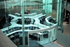 新規上場急増で市場ギャンブル化、異常な株価や暴落