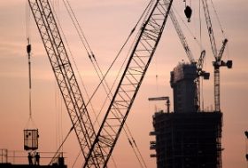 建設業界“ガラケー化”進む？なぜ海外大型案件で遅延や不払い相次ぐ？遅れる海外進出