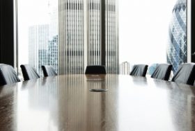 女性役員登用の増加は企業を滅ぼす？海外では株価下落、企業価値棄損、相次ぐ上場廃止…