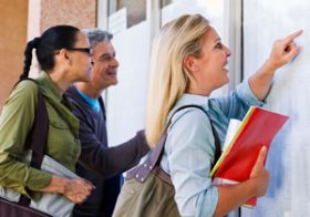 すぐ独立、高収入…嘘だらけの資格　金で買える合格確実な資格でも、仕事に生かせる？