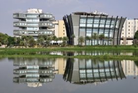 なぜITは産業成長の軸になれない？中国の田舎で日本の熟練工と同じことができる時代