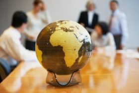 企業や個人に選別され、悪あがきする国家　制御不能で根底から存在を見直される時代