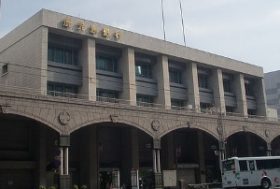 互いに侵食、挟み撃ち…仁義なき銀行再編戦争　一大金融グループ誕生に業界は戦々恐々？