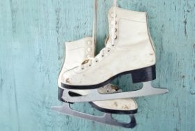 羽生結弦に“親密交際”の噂　お相手はショーで共演の年上歌手か　複数メディアが取材進行