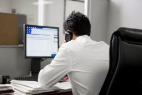 深夜残業でがむしゃらに働く美学、無意味な自己陶酔？小さな仕事でやりがい感じる、の罠