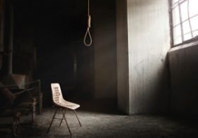 芸能人や政治家の「後追い自殺」はこんなに多い！60代は1割も増、10代ではほぼ0の怪