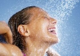 「水シャン」で酷暑を乗り切れ！ パフォーマンス向上の新対策が建設業界で登場