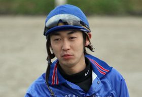 今、武幸四郎が凄い……呪縛から解き放たれた「天才になれなかった弟」。騎手引退カウントダウンに舞い降りた「兄・武豊」を超える奇跡の騎乗