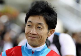 武豊騎手「衰えゆく競馬の象徴」を競馬界はどう活かすのか。2016年はその「モデルケース」となった一年　～2016年競馬界プレイバック2～