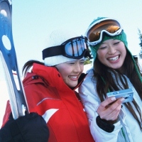 スキー人気、なぜ復活？各地で客数大幅増、関連業界の地道な努力実る、戻るバブル世代…