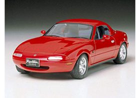 覚えてる？ 若者の心をグッと掴んだ伝説のスポーツカー「ユーノス・ロードスター」