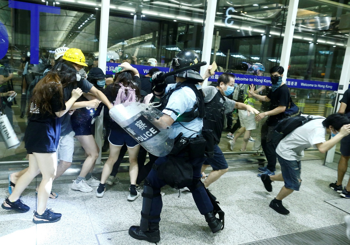 香港動乱、政府が禁じ手でデモ隊へ攻撃過激化…中国が介入準備、危険地帯化もの画像1
