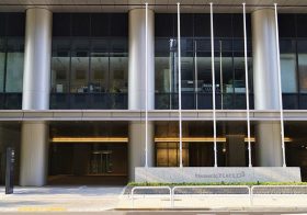 かんぽ生命不正販売で、復興財源調達に“穴があく”懸念浮上…親子同時上場強行は失敗か