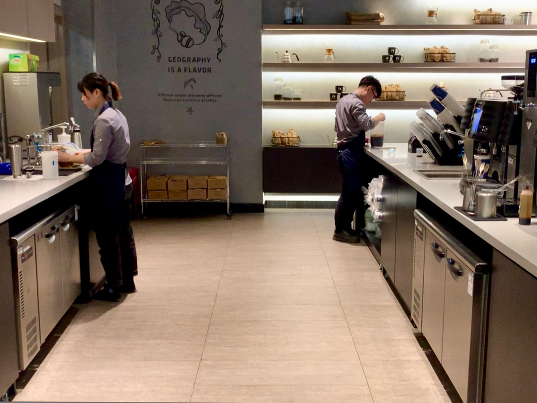 中国「ラッキンコーヒー」スタバを猛追し2年で4500店舗…注文・支払いは事前アプリの先進性の画像1