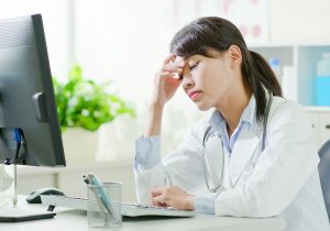年末年始9連休 まったく休めない 人たちの悲痛な嘆き 休めない業界リスト