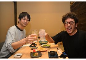 パチスロライター木村魚拓×麻雀Mリーガー滝沢和典が飲み談義!?　「じゃあ、飲みながらで！」業界トップランナーの“ぶっちゃけトーク”【Mリーグ開幕直前インタビュー】