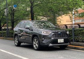 不思議なことに“肥大化した”トヨタ新型「RAV4」が爆発的に売れている理由