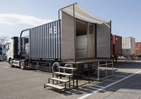 駒崎さんが始めた移動式“コンテナ”ヘアサロンが、とんでもない「地方創生」を実現してしまったワケ