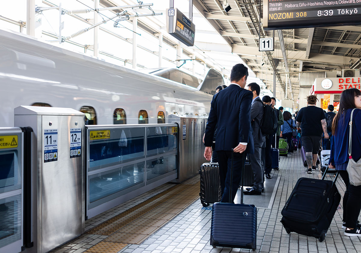 JR新幹線、大型荷物の持ち込みを事前予約制に…トラブル多発必至か、運用上の難点もの画像1