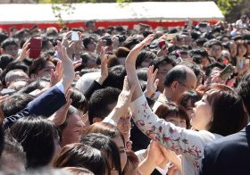 「桜を見る会」に反社勢力が参加か…半グレや詐欺グループ関係者の目撃談