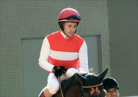 JRAルメール「アーモンドアイ優先主義」でフライング入国!? 「ボクにとってライフホース」来週末「全騎乗」キャンセルでドバイへ