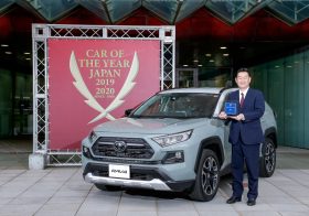 “今年最高のクルマ”はトヨタRAV4！60人の専門家から圧倒的支持集める！