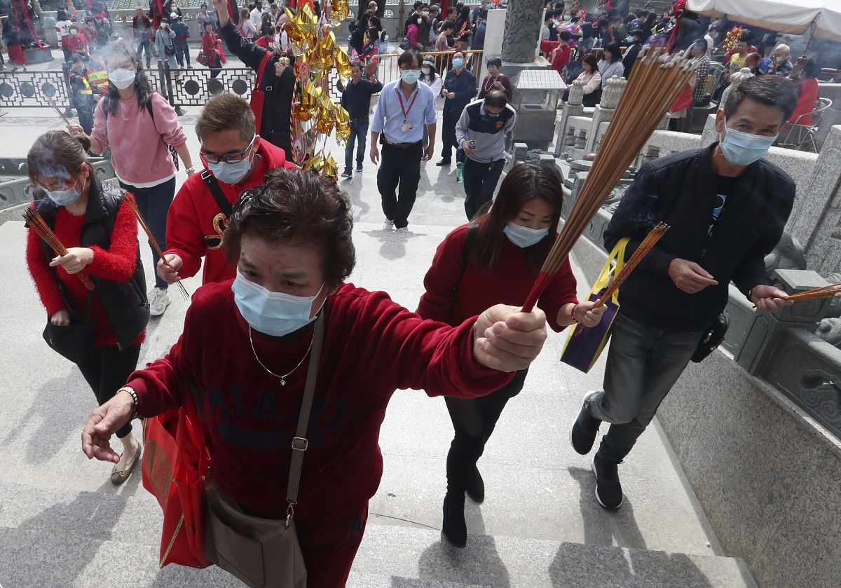 新型肺炎、中国の隠蔽で世界に猛威拡大…大量の中国人観光客が日本入国、飲食店にも大挙の画像1