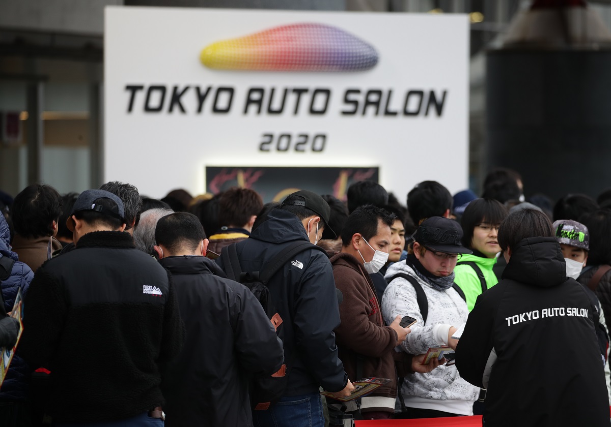 大盛況の東京オートサロン、トヨタや日産などメーカーが出展する意味は一体どこにある？の画像1
