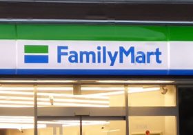 ファミマ、レジ横のおでん鍋やめパック売り…利益より従業員負荷軽減と廃棄削減が優先に