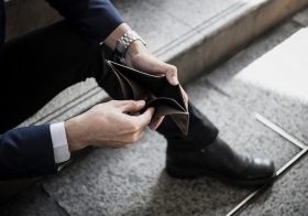 【同一労働同一賃金問題】4月～働き方改革で手当減額や非正規社員同一賃金で家計不況か