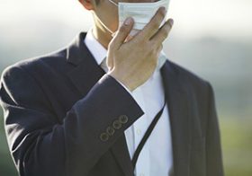 Twitter「よく考えたらコロナウイルスかかってる人あんまりいないよね笑」重複投稿、誰が何のために？