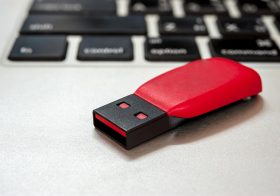 【危険！】個人情報ダダ洩れ？HDDやUSBメモリを捨てる前に完全にデータを消去する方法