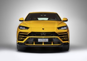 ランボルギーニ「ウルス」は“鎮静剤を打たれた猛獣”だ…「非現実性」は薄く、獰猛さは抑えめ