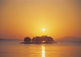 シジミの名産地・宍道湖、漁獲量が激減…農薬に汚染された水が流入、ウナギも減少