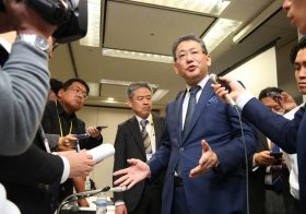 LIXIL、創業家の路線“全否定”経営…ホームセンター業界再編の号砲、勢力図一変も