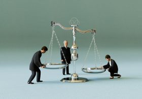 高齢者の交通事故裁判で珍しい執行猶予付き罰金刑　控訴で被告人が望んだ禁固刑下る