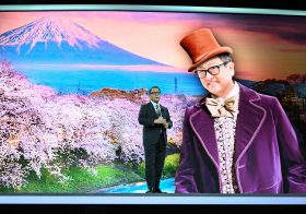 トヨタ“裸の王様”章男社長の独裁、社員が辟易…囁かれる息子の世襲、会社私物化批判も