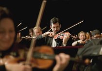 日本の航空会社のラウンジには、なぜ“特別感”がない？欧米に比べて休憩室並み