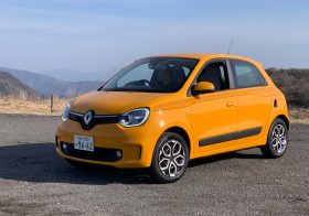 ルノーの「トゥインゴS」が笑っちゃうほど理解不能！ポルシェ「911」と真逆の方向性