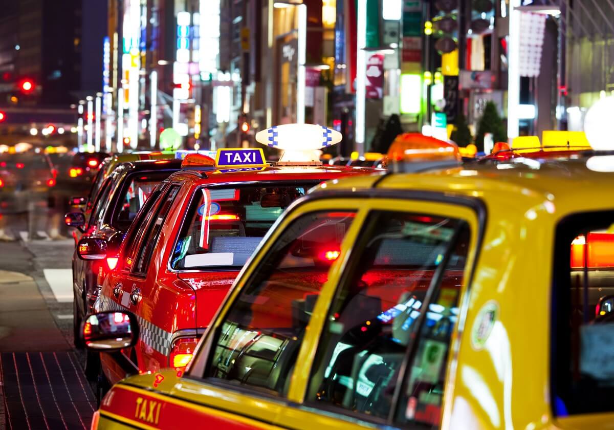 報じられないタクシー業界の壊滅的状況…平均年収300万円台、客が1日2人、長時間乗車の画像1