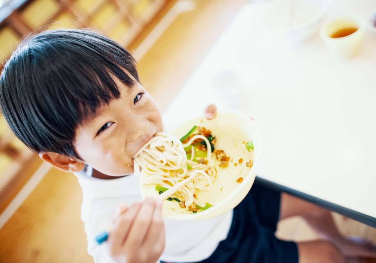 コロナ渦で子供の食生活が危ない…給食のない日は栄養バランスが偏る傾向の画像1