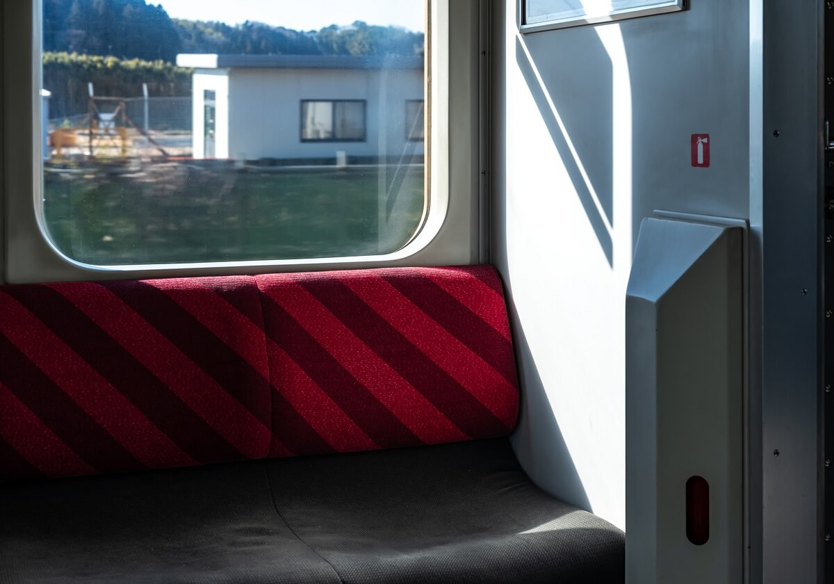 電車の窓ガラス、なぜ割れる？なぜ新幹線の「複層ガラス」は曇らない？安全ガラスの種類の画像1