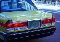 タクシーで障害者手帳提示、実は事業者が料金割引分を負担？溝を生む多数の問題点