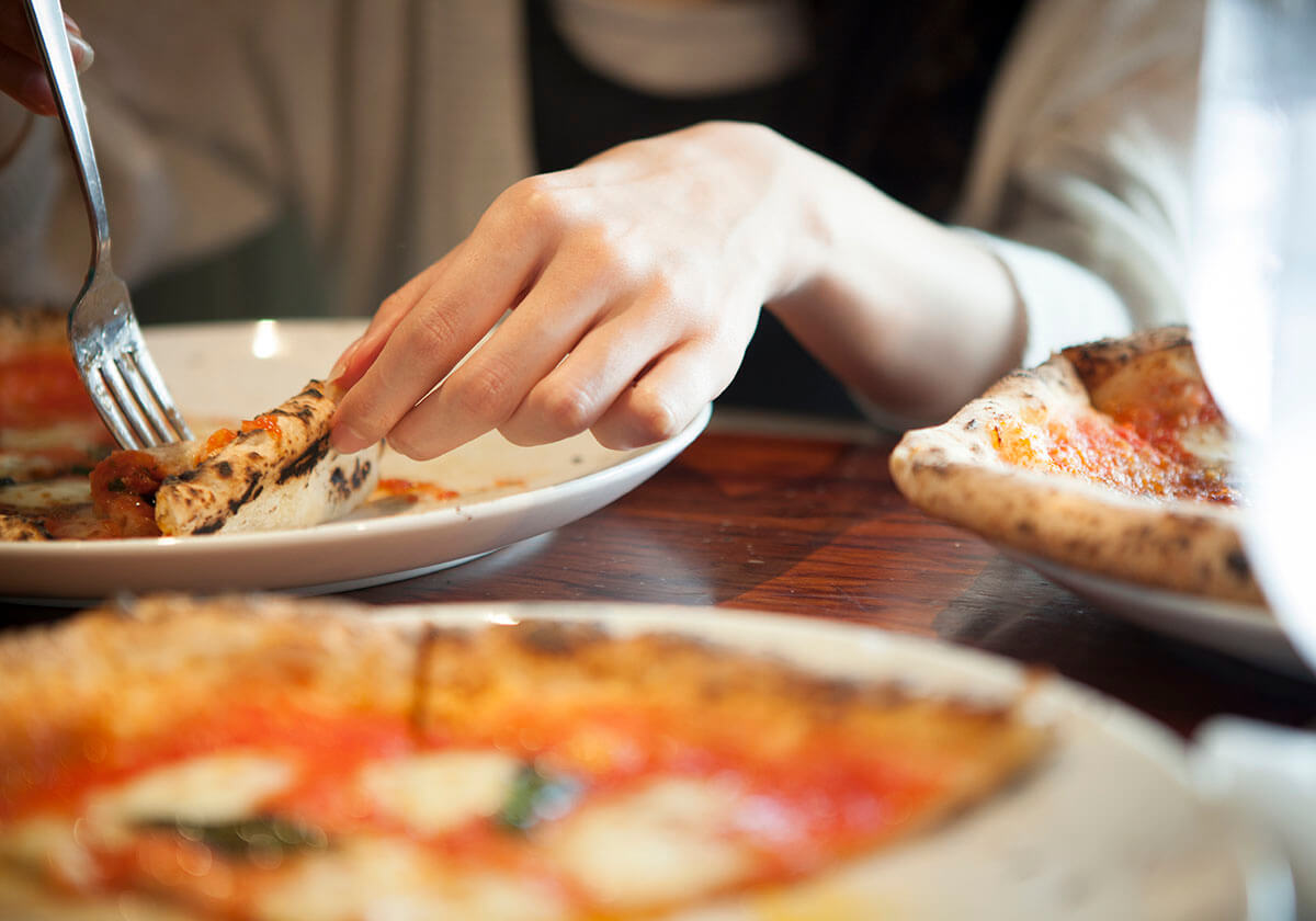 ドミノ・ピザとピザハットの“おひとりさまセット”はどっちがトク？ピザーラは残念な結果に