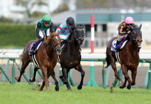 Iphone Android スマホの壁紙を変えるだけでバッテリーが長持ちするって本当