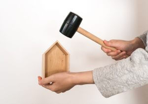 住宅修理“詐欺”被害が急増、業者の手口は？自己負担ゼロを強調、保険金請求代行